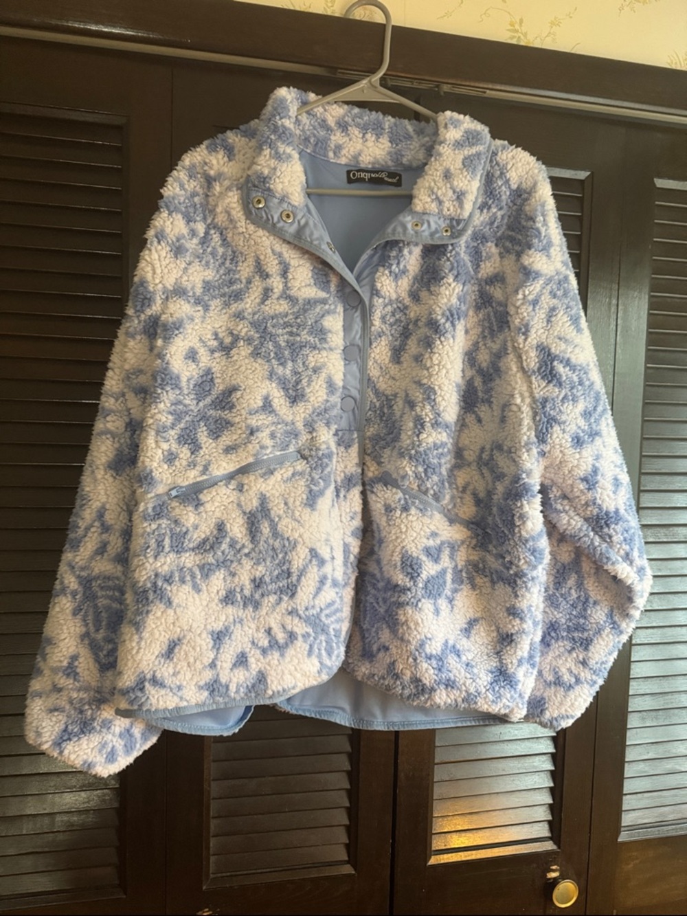 Onque Casuals Blue & White Floral Teddy Sherpa Jacket